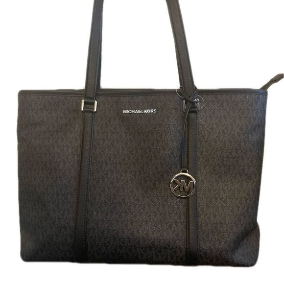 NWT Michael Kors large Sadie bag. - Picture 1 of 12